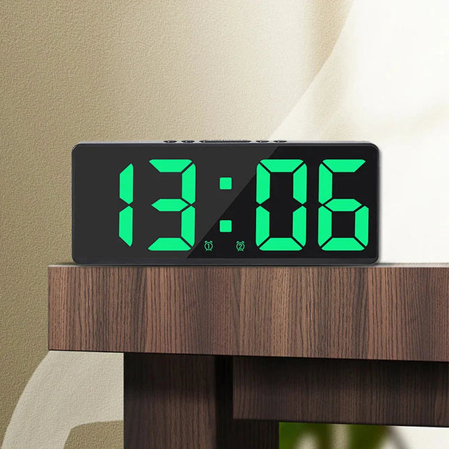LED digitální budík se zeleným displejem