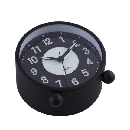 Kulatý tichý budík na baterie