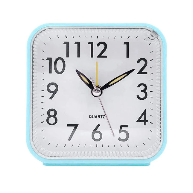 Jednoduchý analogový budík na baterie