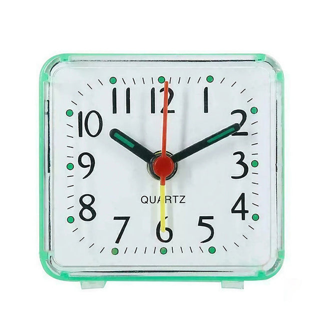 Malý snadno ovladatelný budík na cesty