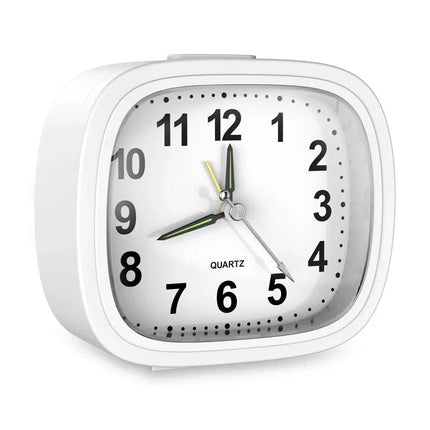 Klasický analogový budík bez tikání