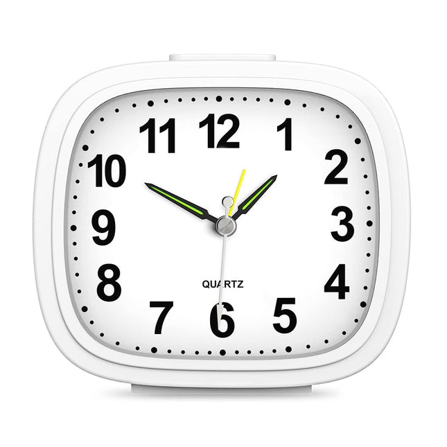 Klasický analogový budík bez tikání