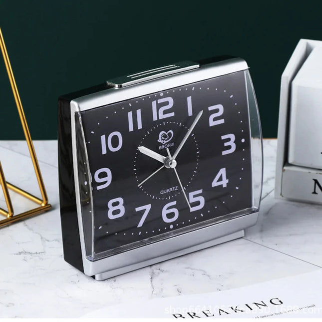 Analogový budík pro seniory s velkými čísly