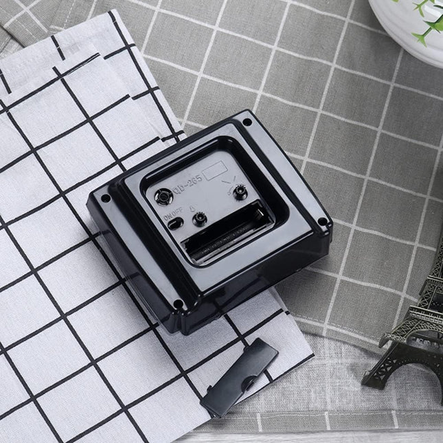 Analogový budík pro seniory s velkými čísly